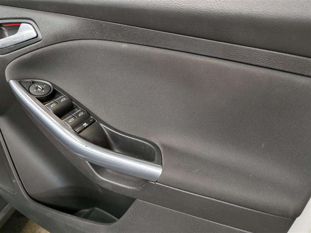 <p>2014 FORD FOCUS TITANIUM NAVIGATOR</p>