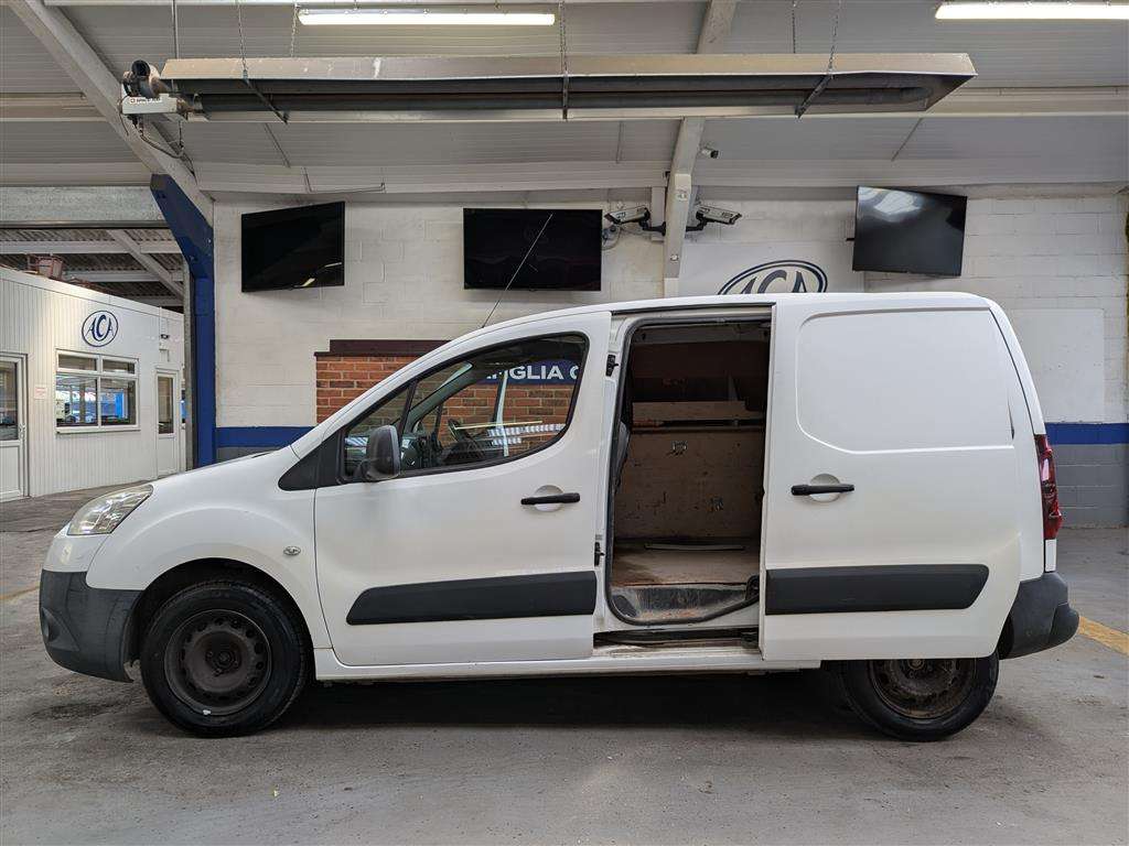 <p>2013 PEUGEOT PARTNER 850 S L1 HDI</p>