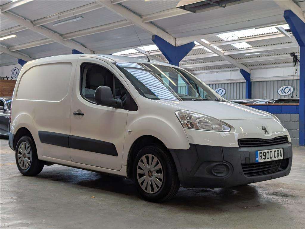 <p>2013 PEUGEOT PARTNER 850 S L1 HDI</p>