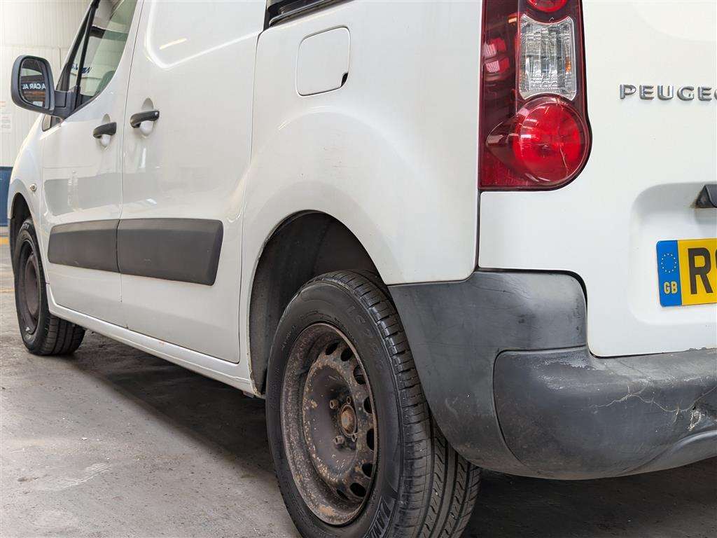 <p>2013 PEUGEOT PARTNER 850 S L1 HDI</p>