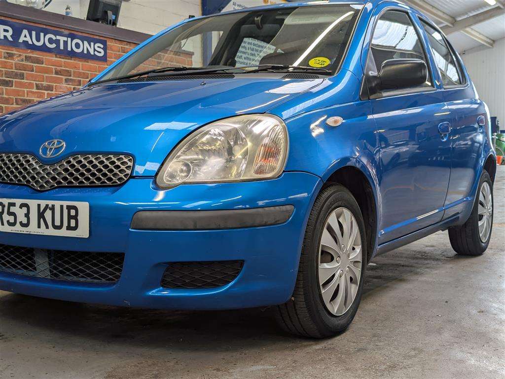 <p>2003 TOYOTA YARIS T3</p>