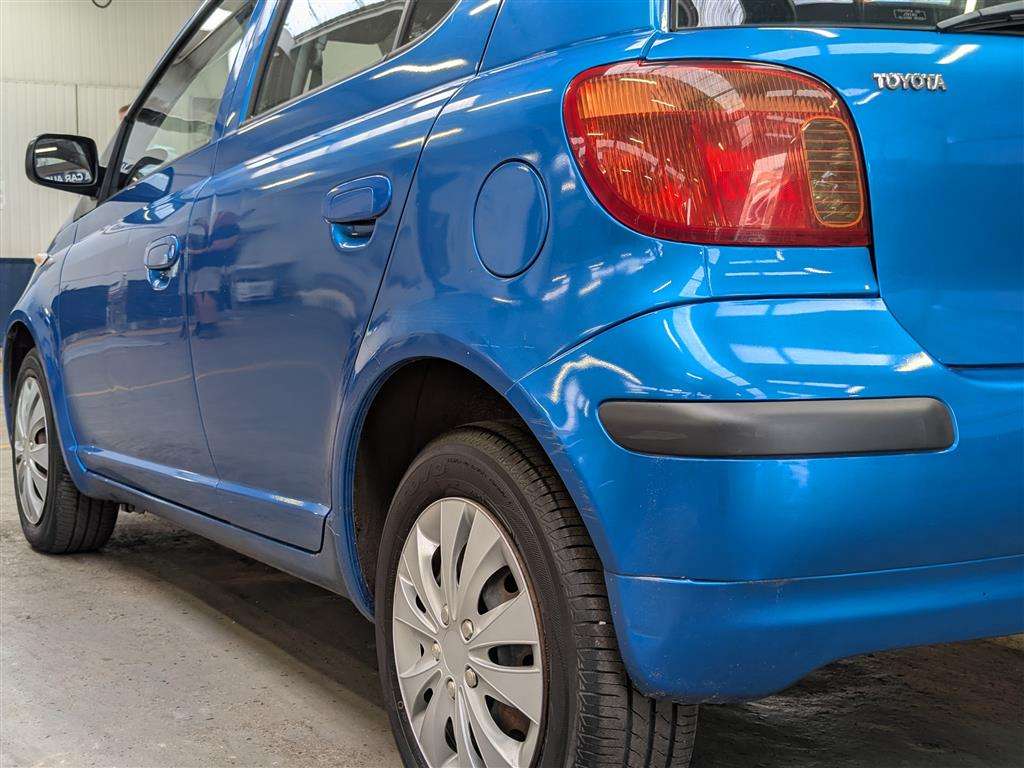 <p>2003 TOYOTA YARIS T3</p>