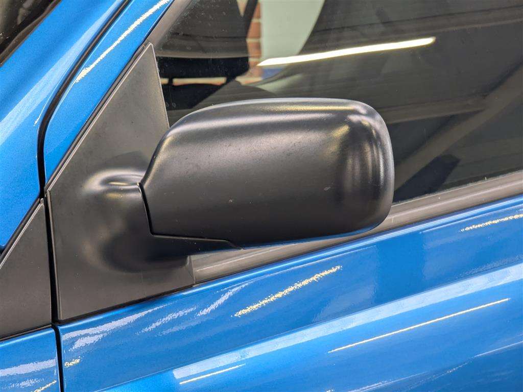 <p>2003 TOYOTA YARIS T3</p>