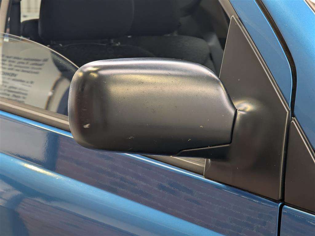 <p>2003 TOYOTA YARIS T3</p>