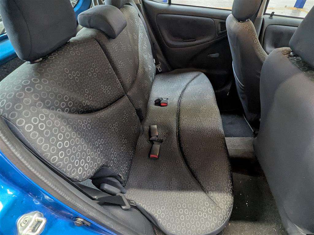 <p>2003 TOYOTA YARIS T3</p>