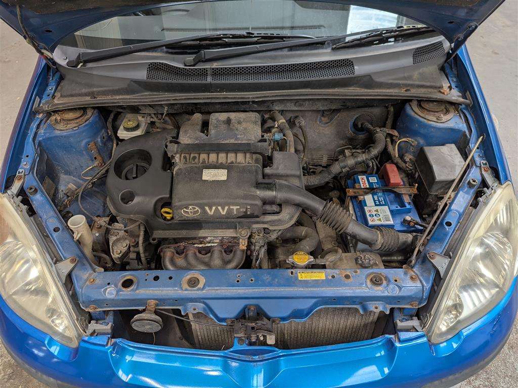 <p>2003 TOYOTA YARIS T3</p>