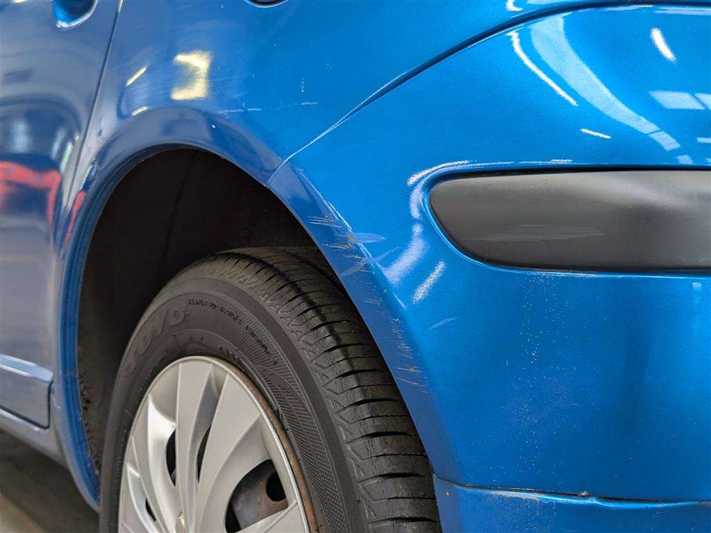 <p>2003 TOYOTA YARIS T3</p>