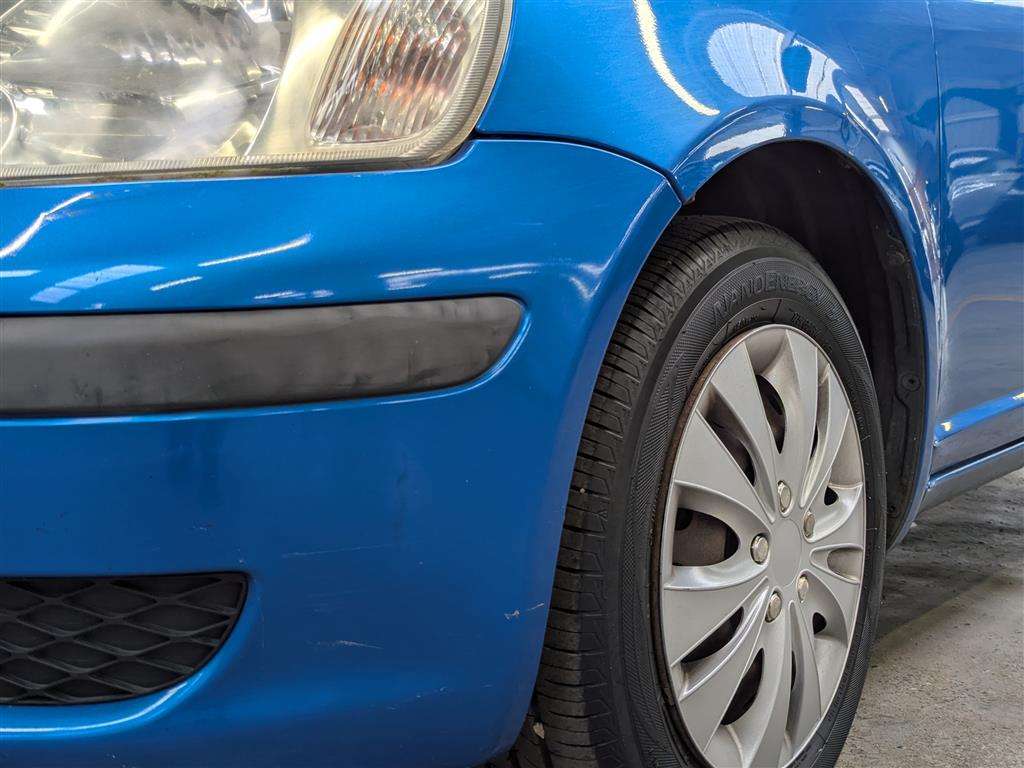 <p>2003 TOYOTA YARIS T3</p>