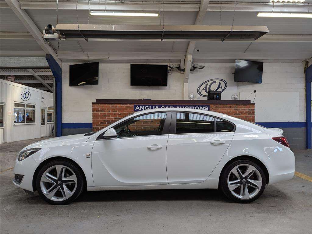 <p>2014 VAUXHALL INSIGNIA SRI</p>