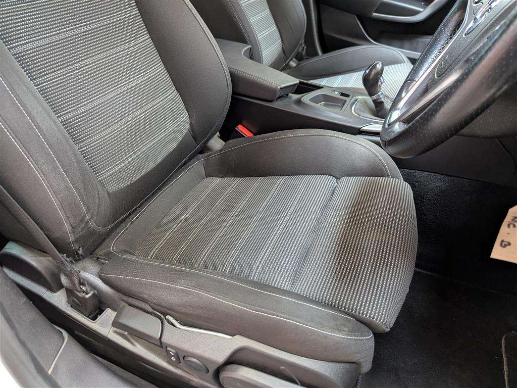 <p>2014 VAUXHALL INSIGNIA SRI</p>