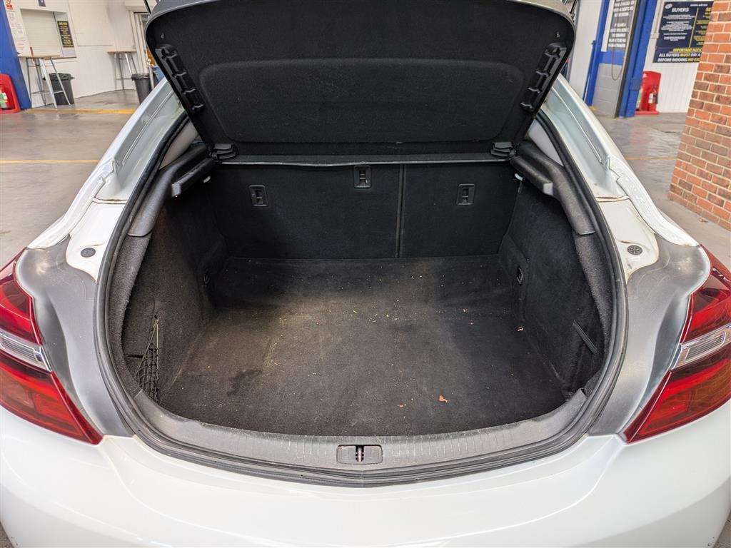 <p>2014 VAUXHALL INSIGNIA SRI</p>