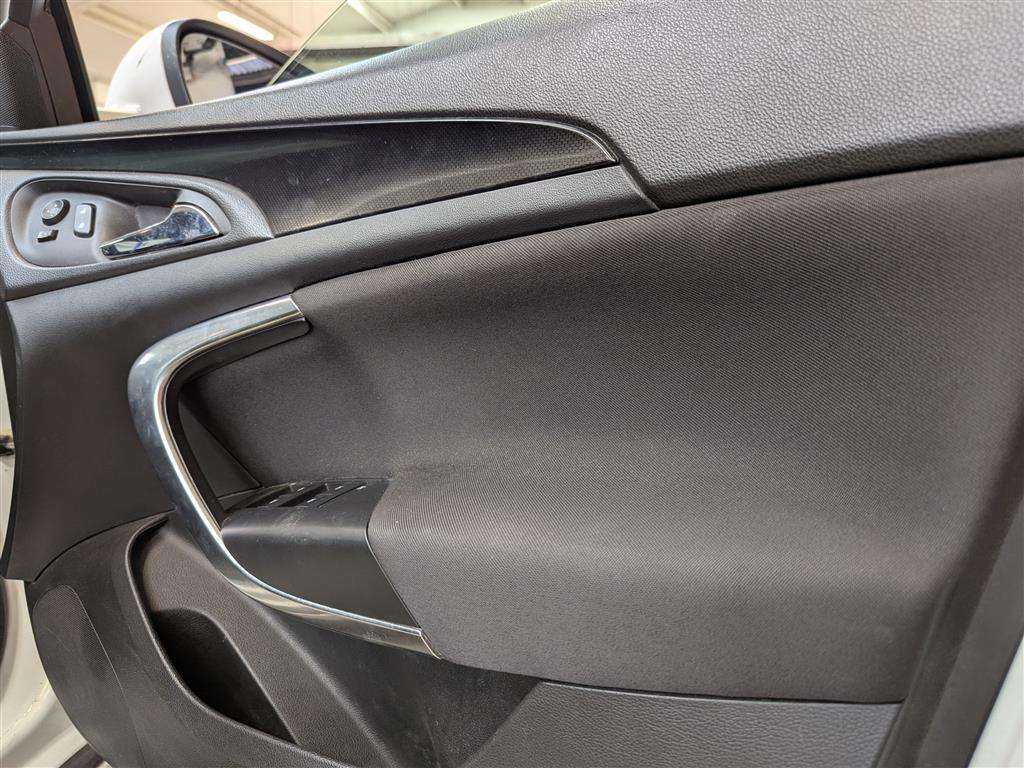<p>2014 VAUXHALL INSIGNIA SRI</p>