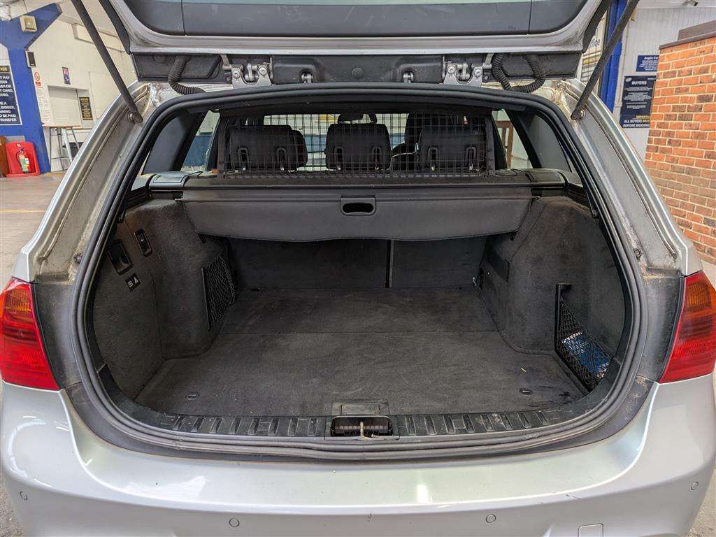 <p>2006 BMW 320D M SPORT TOURING</p>