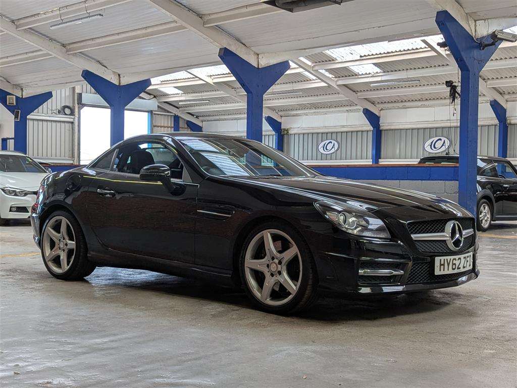 <p>2012 MERCEDES-BENZ SLK250 AMG SPORT CDI BLUE</p>