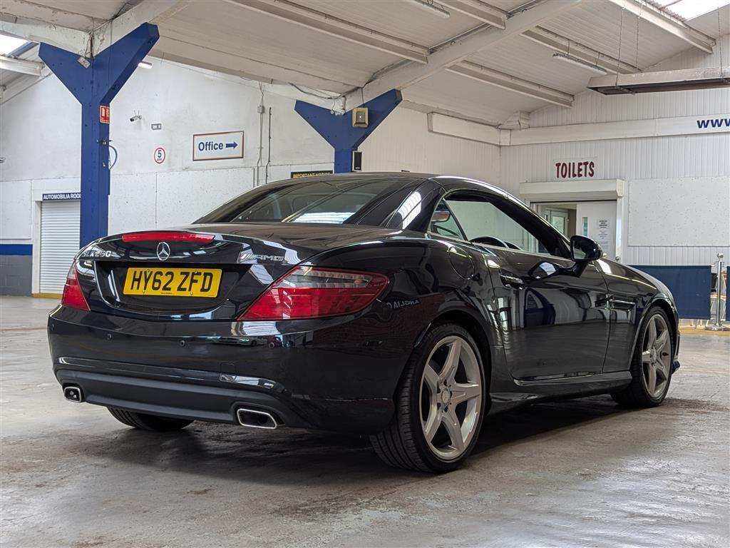 <p>2012 MERCEDES-BENZ SLK250 AMG SPORT CDI BLUE</p>