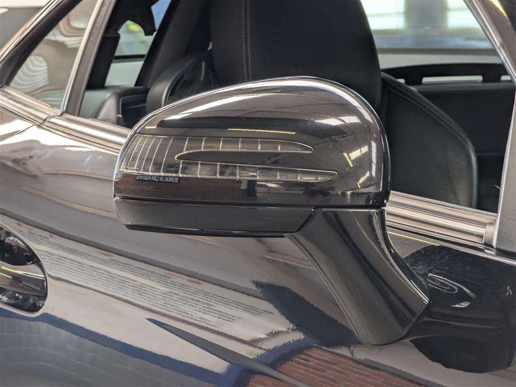 <p>2012 MERCEDES-BENZ SLK250 AMG SPORT CDI BLUE</p>