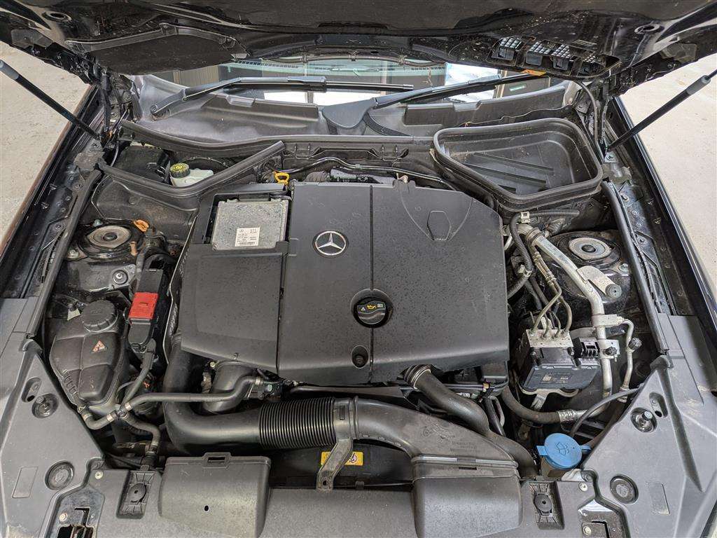 <p>2012 MERCEDES-BENZ SLK250 AMG SPORT CDI BLUE</p>