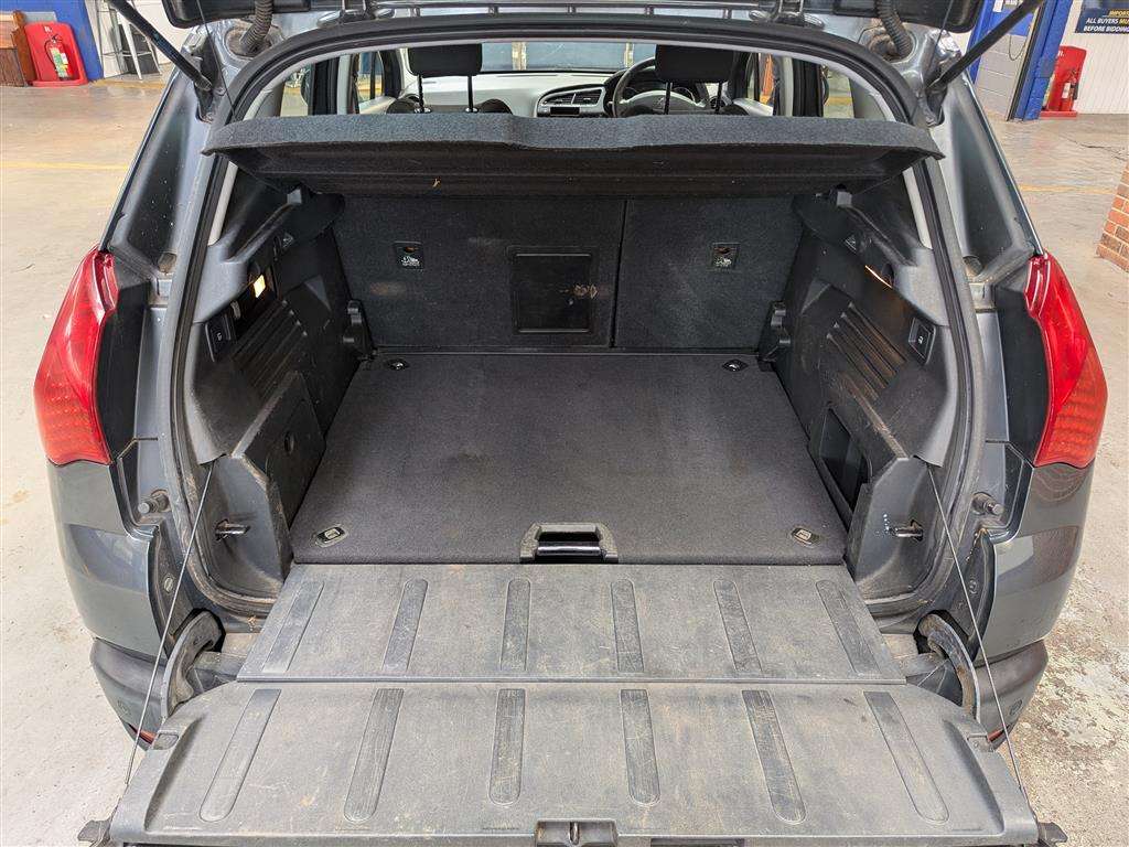 <p>2011 PEUGEOT 3008 SPORT HDI</p>