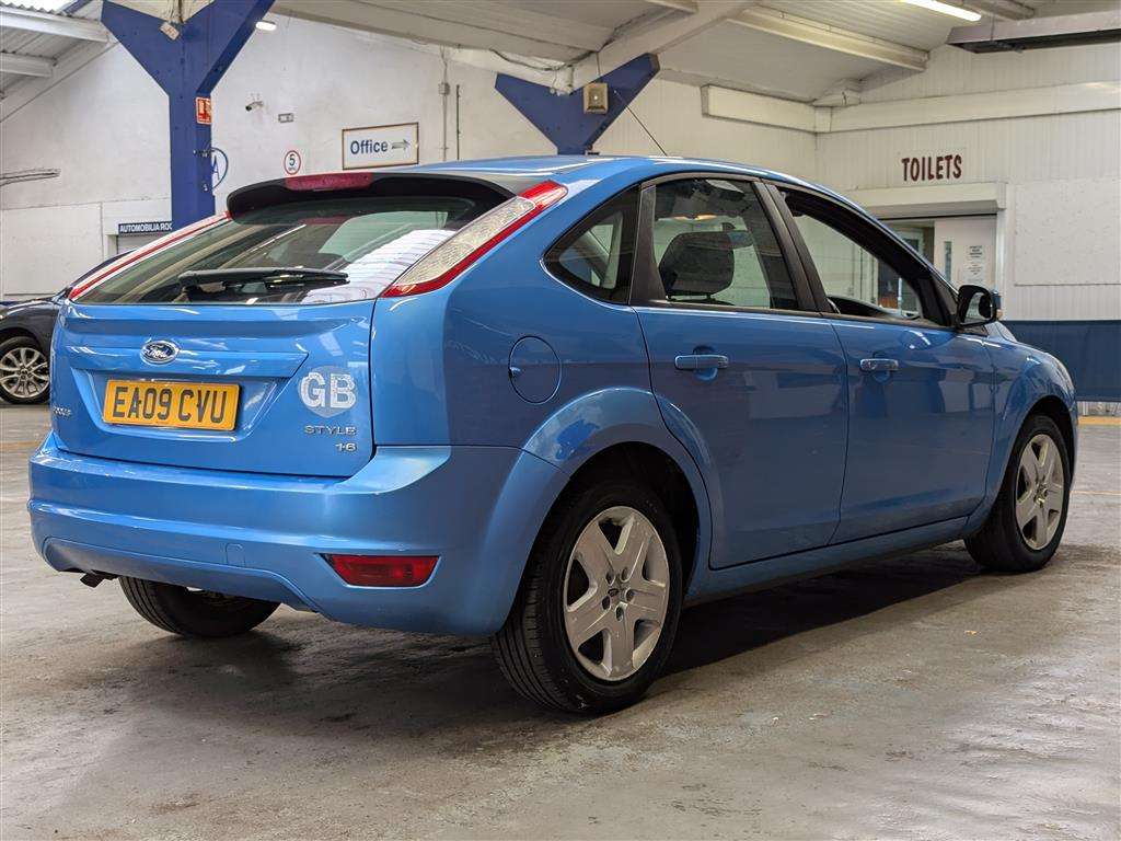 <p>2009 FORD FOCUS STYLE 100</p>
