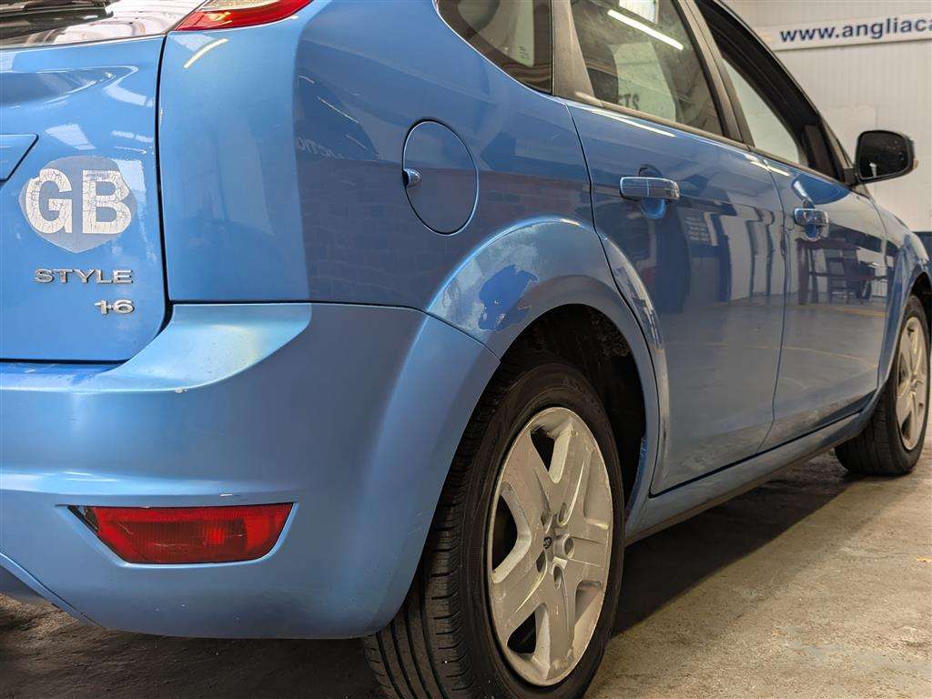 <p>2009 FORD FOCUS STYLE 100</p>
