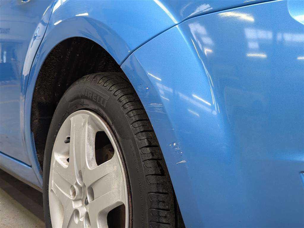 <p>2009 FORD FOCUS STYLE 100</p>