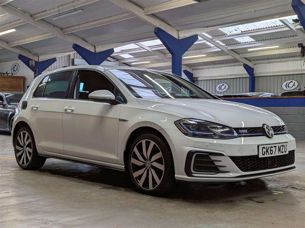 <p>2017 VOLKSWAGEN GOLF GTE ADVANCE S-A</p>