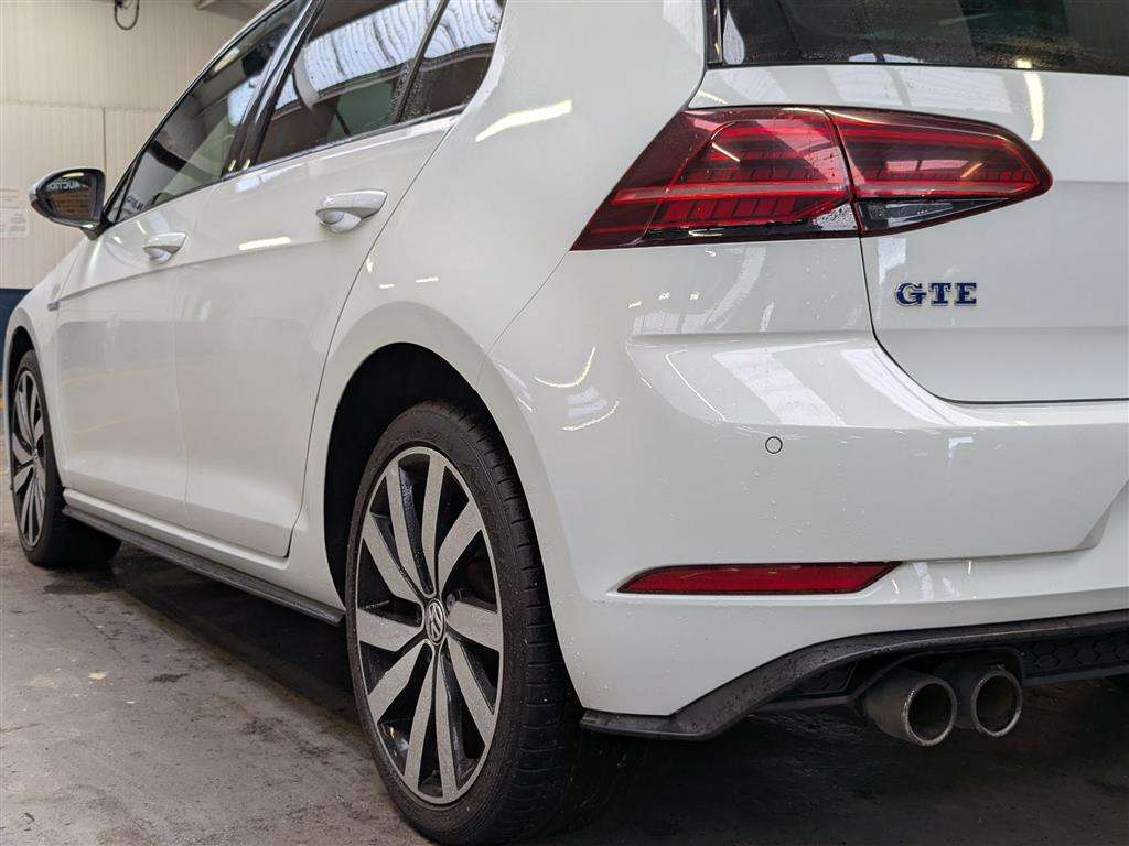 <p>2017 VOLKSWAGEN GOLF GTE ADVANCE S-A</p>