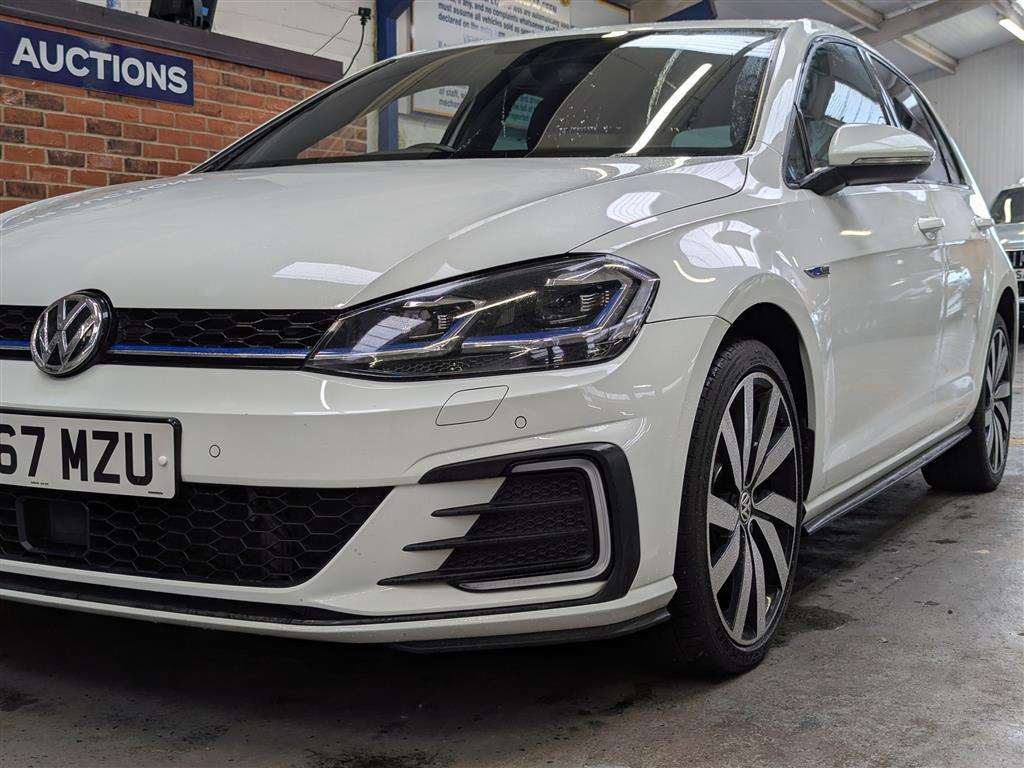 <p>2017 VOLKSWAGEN GOLF GTE ADVANCE S-A</p>