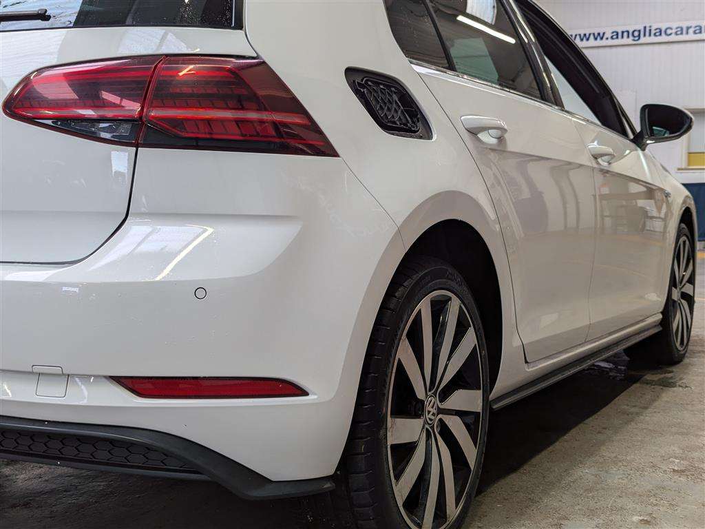 <p>2017 VOLKSWAGEN GOLF GTE ADVANCE S-A</p>