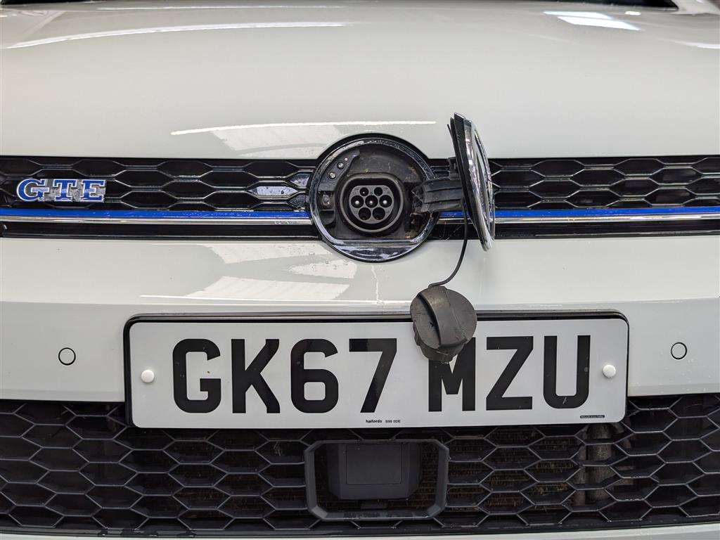 <p>2017 VOLKSWAGEN GOLF GTE ADVANCE S-A</p>