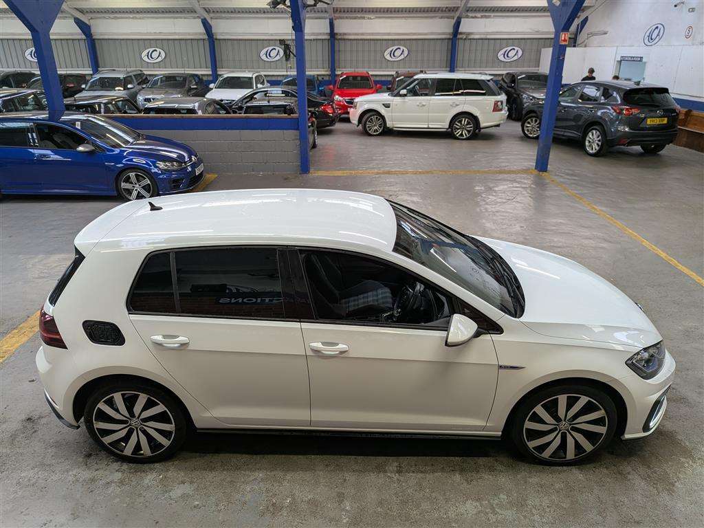 <p>2017 VOLKSWAGEN GOLF GTE ADVANCE S-A</p>