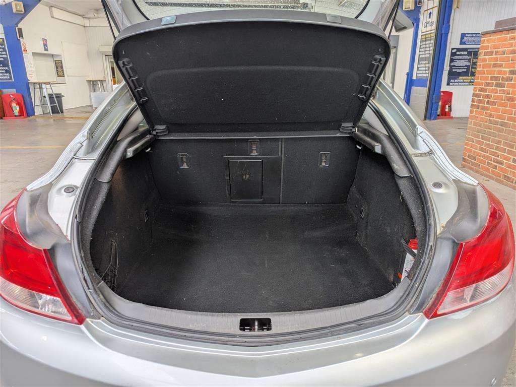 <p>2011 VAUXHALL INSIGNIA SRI NAV CDTI A</p>