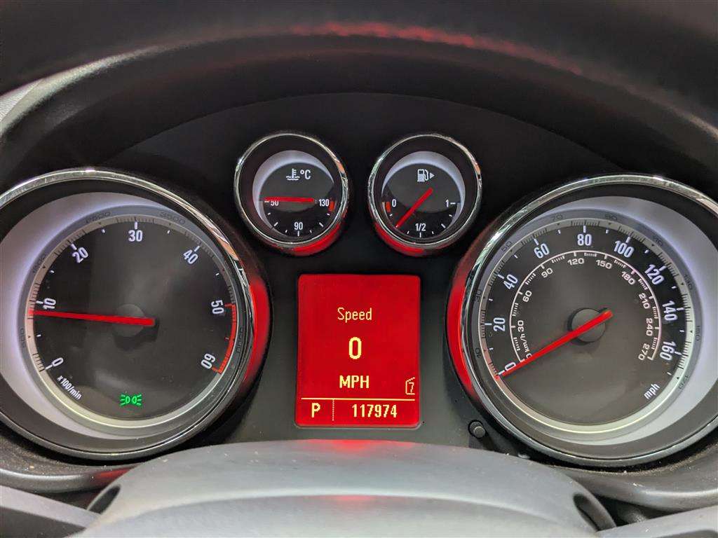 <p>2011 VAUXHALL INSIGNIA SRI NAV CDTI A</p>
