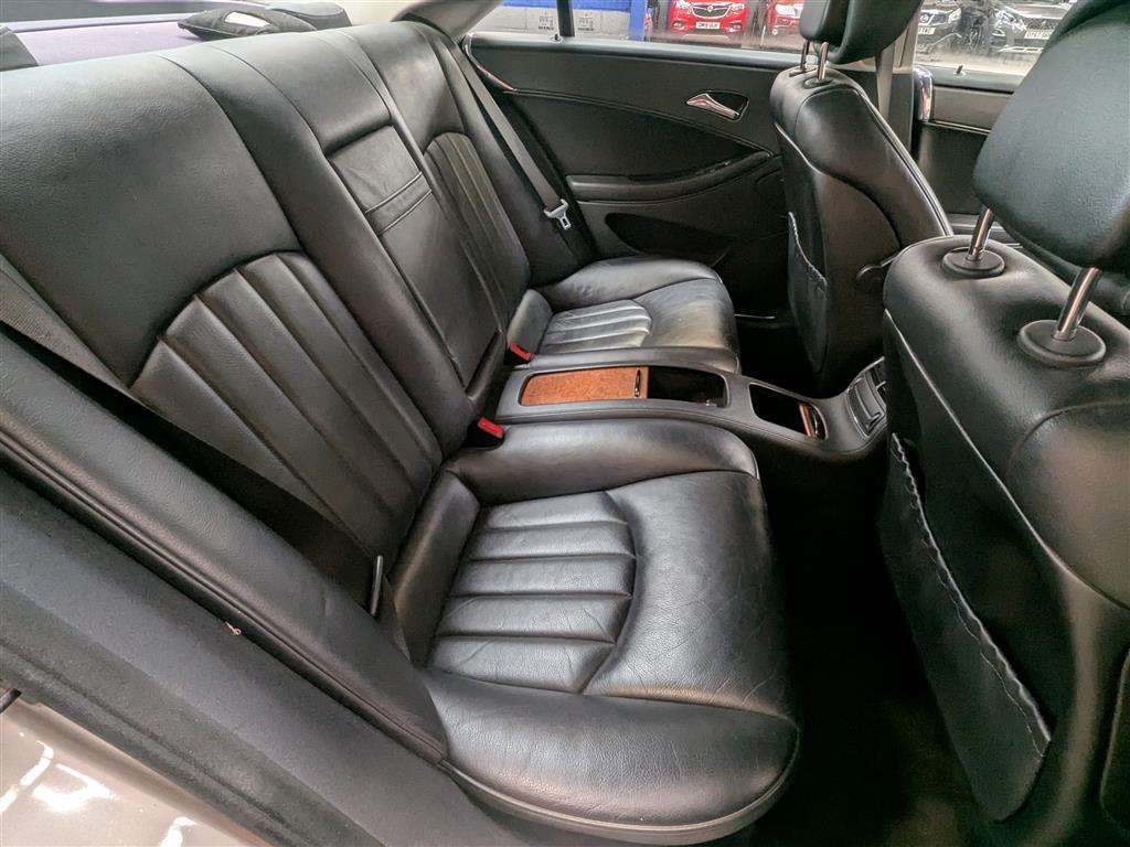<p>2007 MERCEDES CLS 320 CDI AUTO</p>