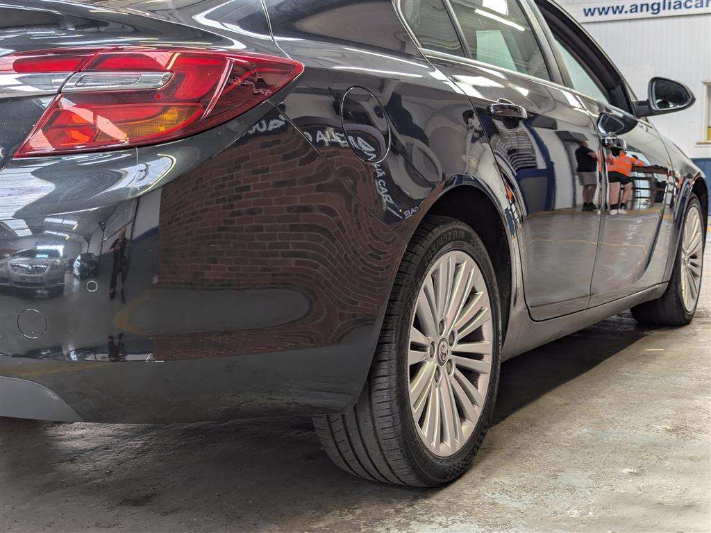 <p>2015 VAUXHALL INSIGNIA DESIGN CDTI ECO</p>