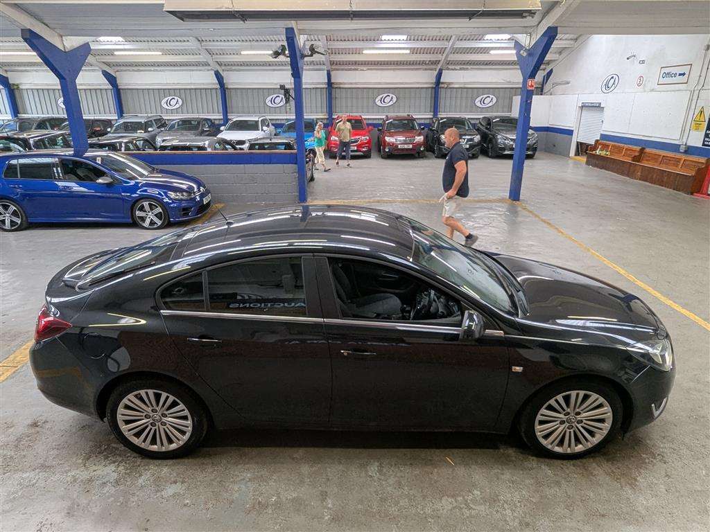 <p>2015 VAUXHALL INSIGNIA DESIGN CDTI ECO</p>