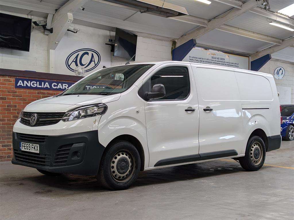 <p>2020 VAUXHALL VIVARO 2900 EDITION S/S</p>