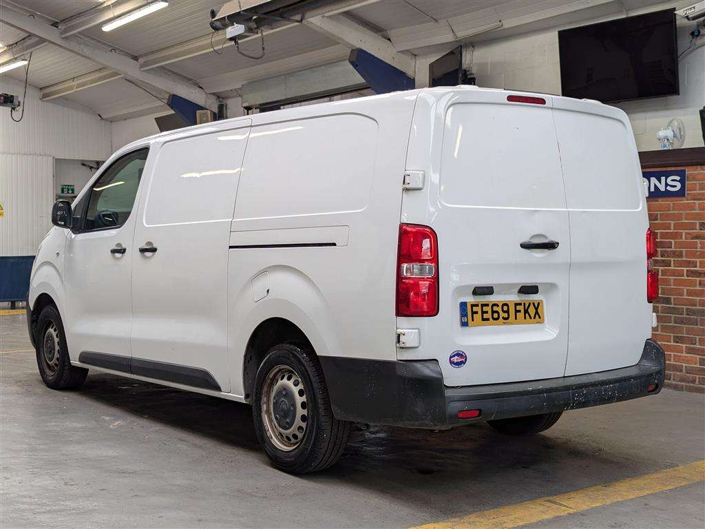 <p>2020 VAUXHALL VIVARO 2900 EDITION S/S</p>