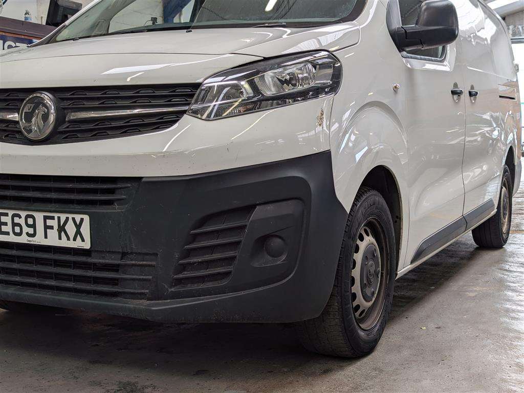 <p>2020 VAUXHALL VIVARO 2900 EDITION S/S</p>