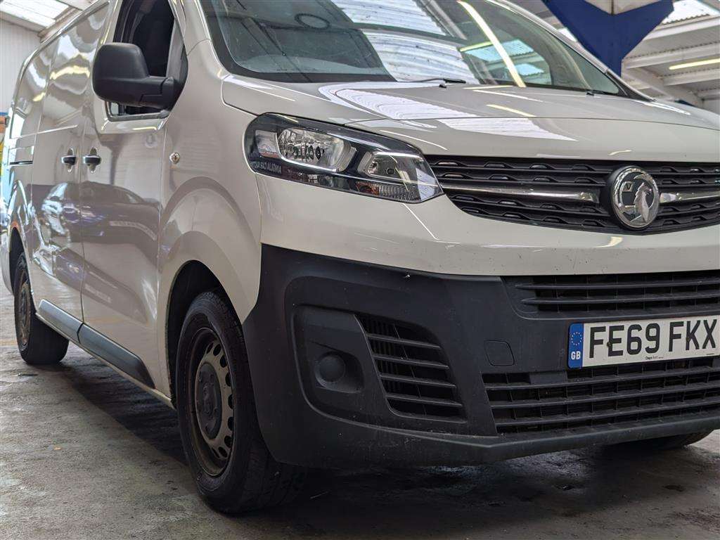 <p>2020 VAUXHALL VIVARO 2900 EDITION S/S</p>