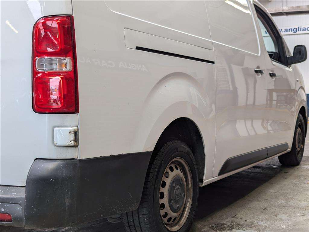 <p>2020 VAUXHALL VIVARO 2900 EDITION S/S</p>