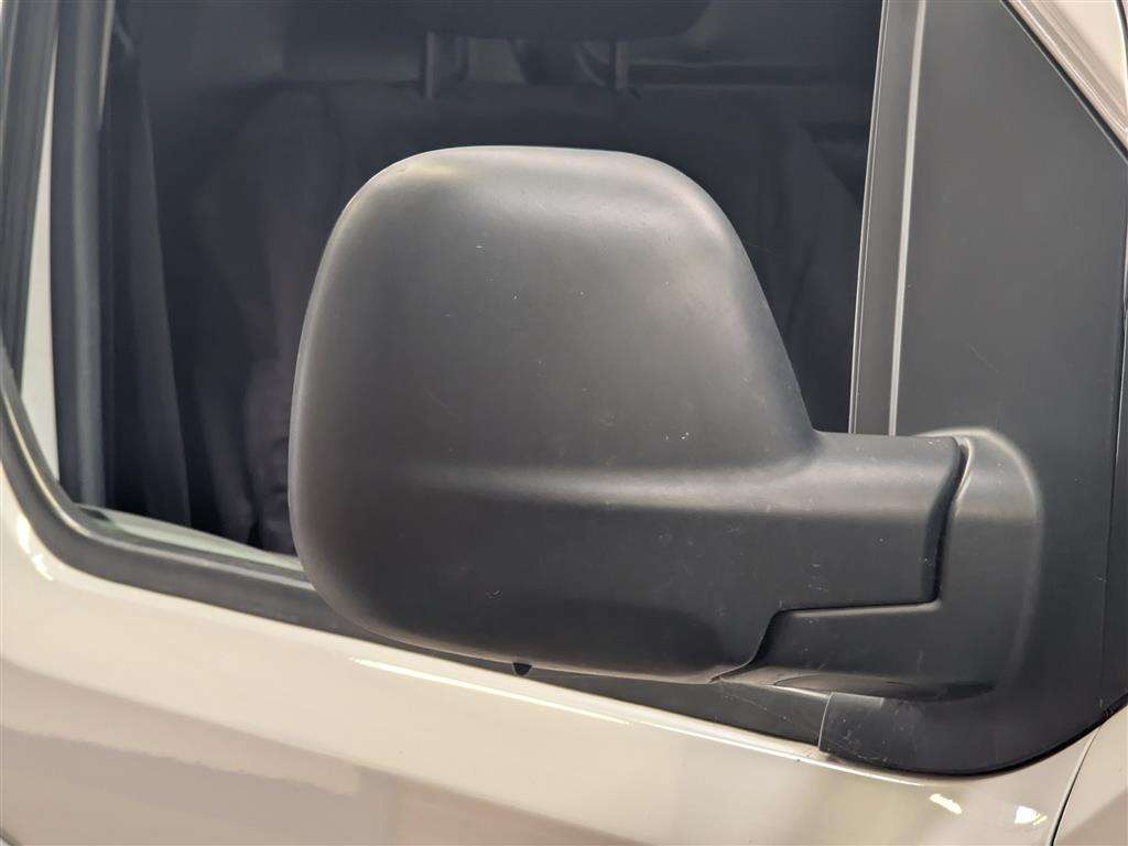 <p>2020 VAUXHALL VIVARO 2900 EDITION S/S</p>