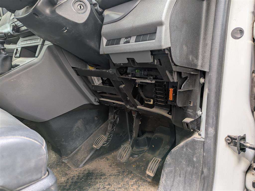 <p>2020 VAUXHALL VIVARO 2900 EDITION S/S</p>