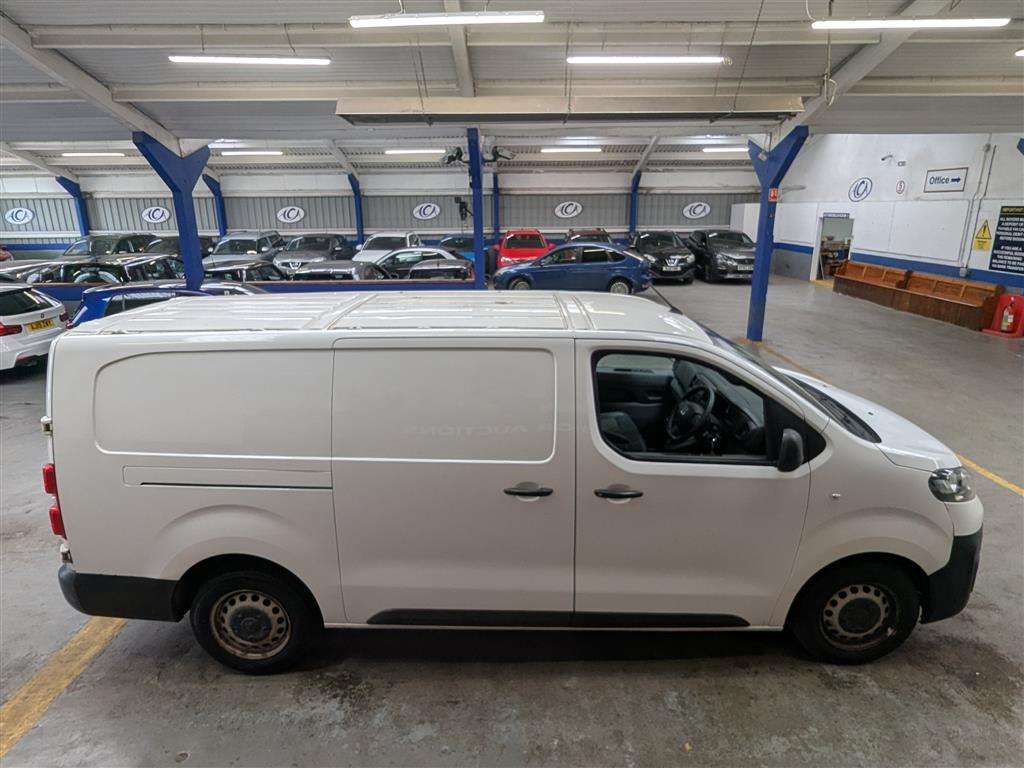 <p>2020 VAUXHALL VIVARO 2900 EDITION S/S</p>