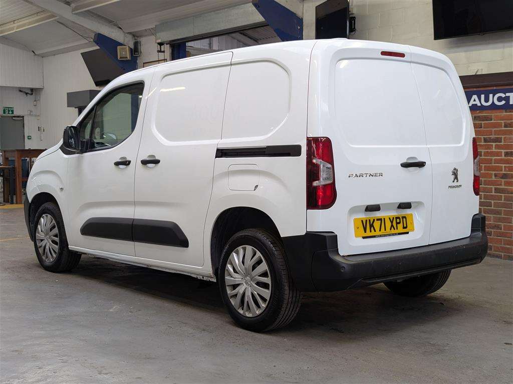 <p>2022 PEUGEOT PARTNER PROFESSIONAL PREM</p>