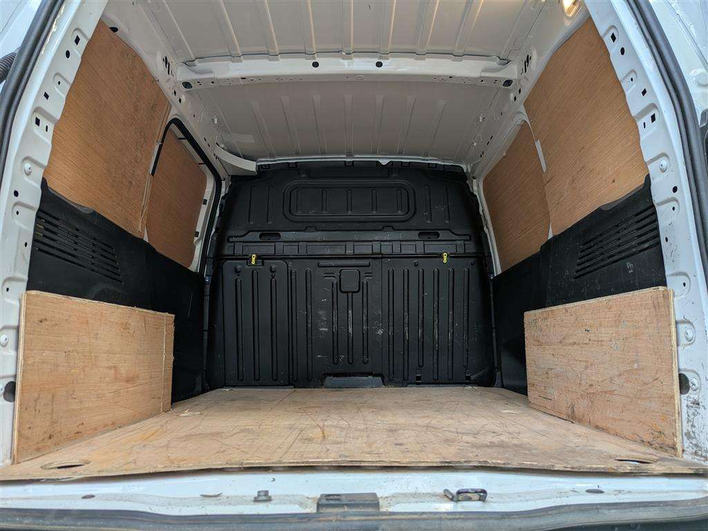 <p>2022 PEUGEOT PARTNER PROFESSIONAL PREM</p>