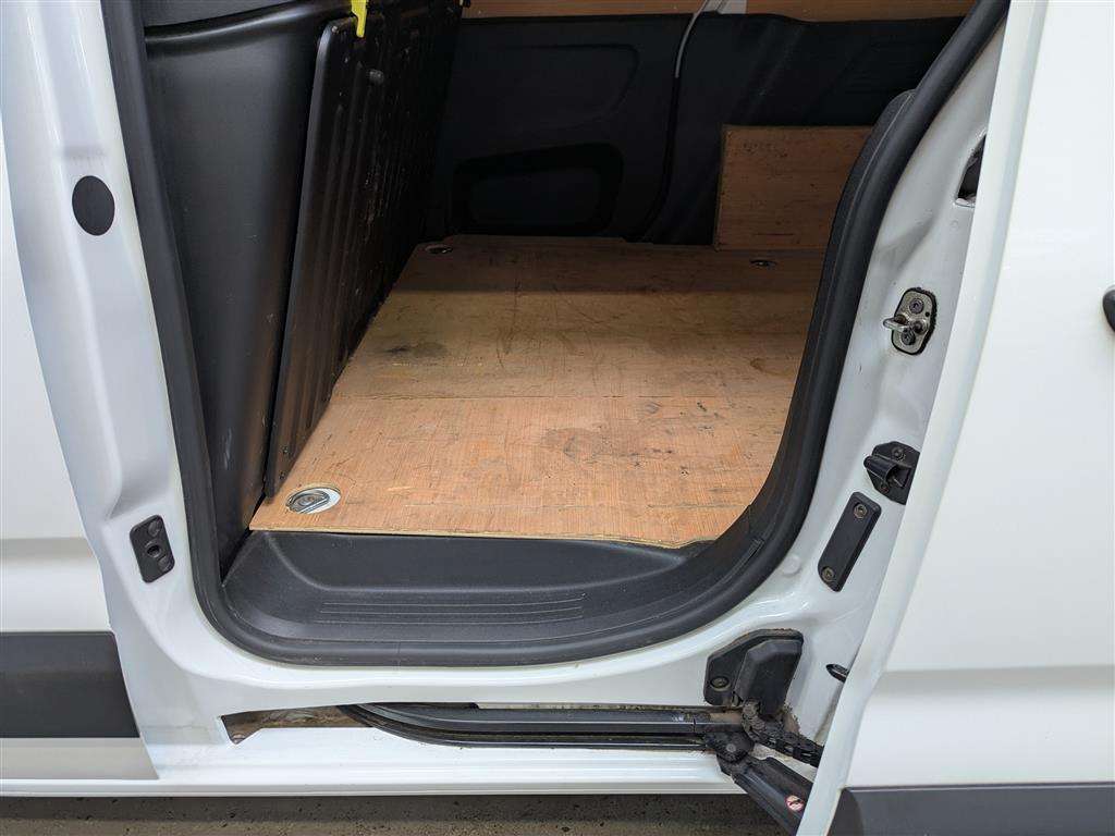 <p>2022 PEUGEOT PARTNER PROFESSIONAL PREM</p>
