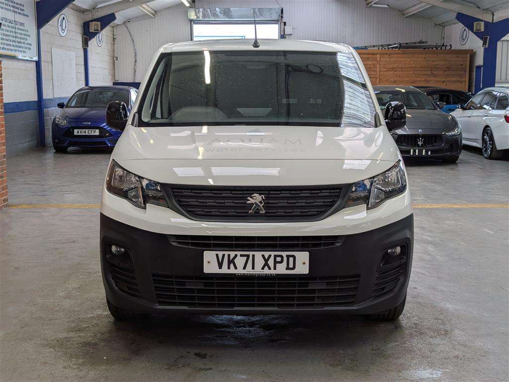 <p>2022 PEUGEOT PARTNER PROFESSIONAL PREM</p>