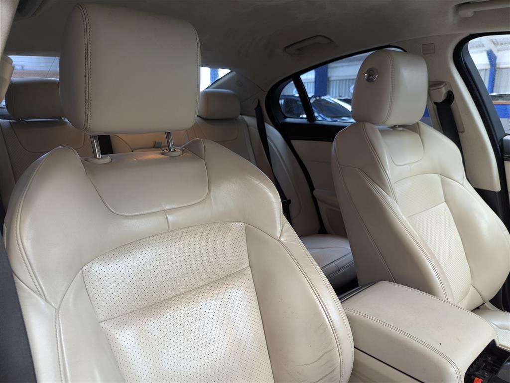 <p>2012 JAGUAR XF S PORTFOLIO V6 D AUTO</p>