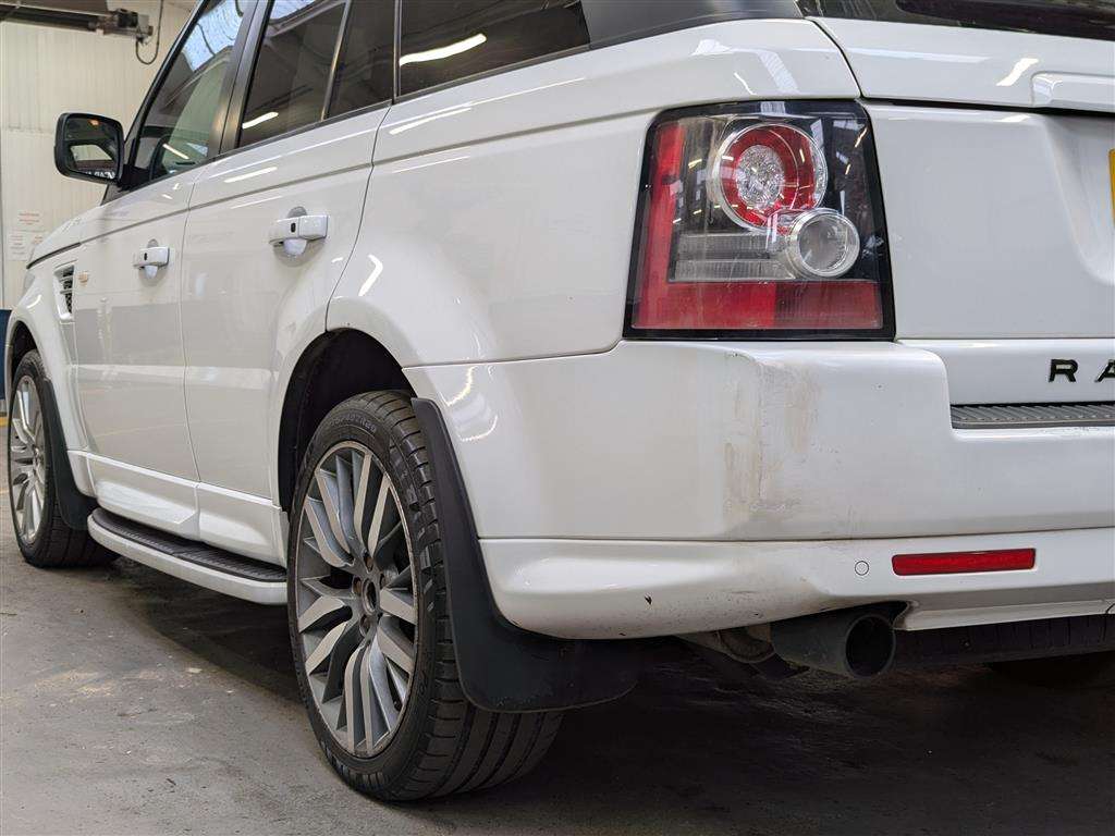 <p>2010 LAND ROVER RANGE ROVER SP HSE TDV6 A</p>
